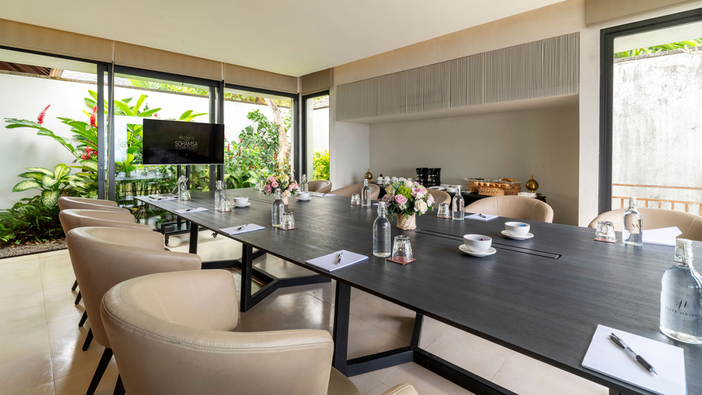 Sohamsa Ocean Estate - Villa Soham - Well-equipped meeting room